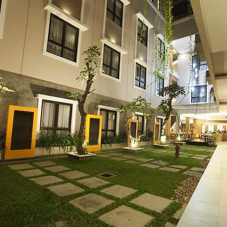 Jentra Dagen Hotel Malioboro Yogyakarta Luaran gambar