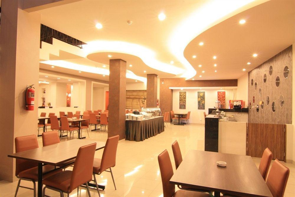 Jentra Dagen Hotel Malioboro Yogyakarta Luaran gambar