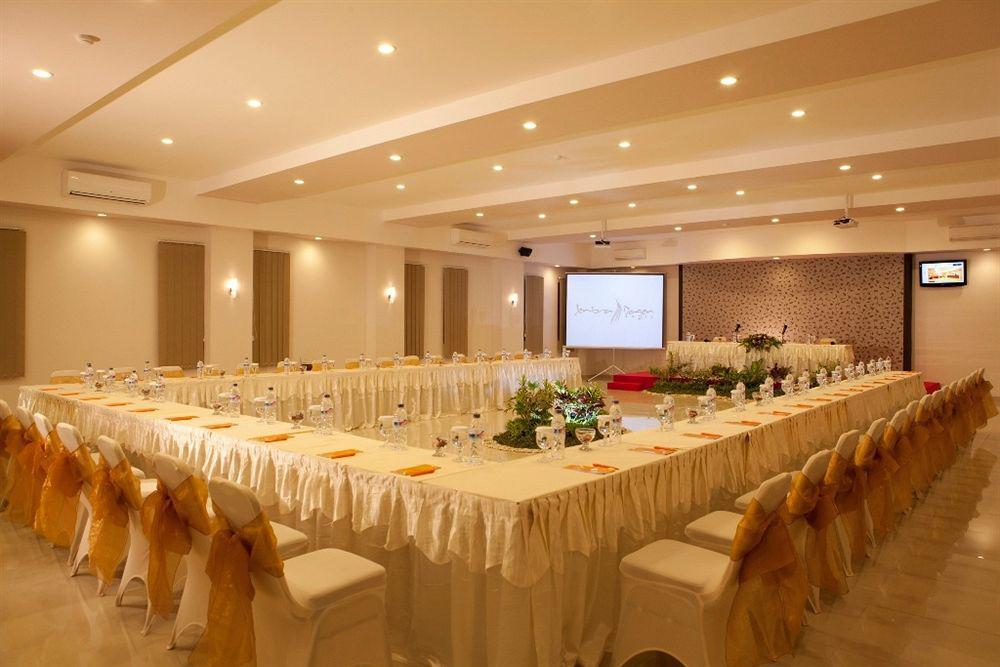 Jentra Dagen Hotel Malioboro Yogyakarta Luaran gambar