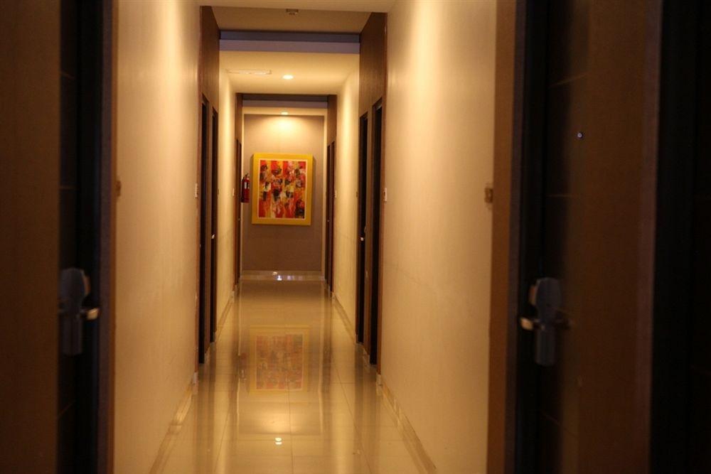 Jentra Dagen Hotel Malioboro Yogyakarta Luaran gambar