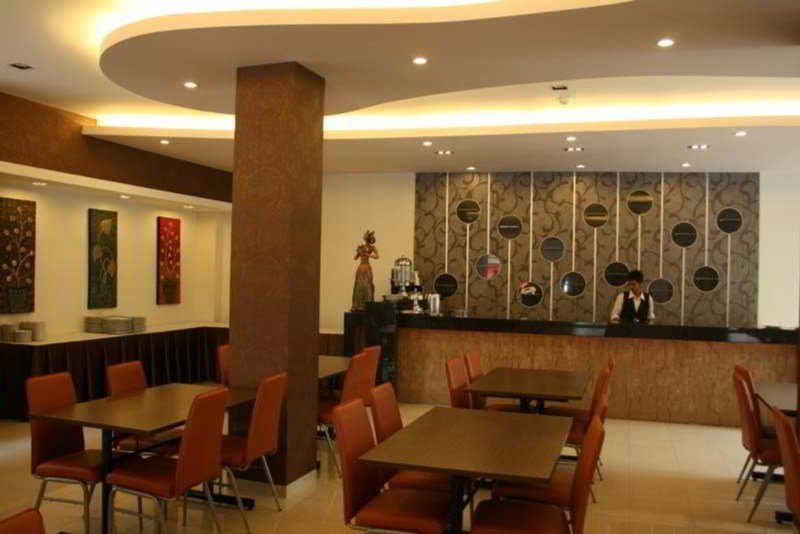 Jentra Dagen Hotel Malioboro Yogyakarta Luaran gambar